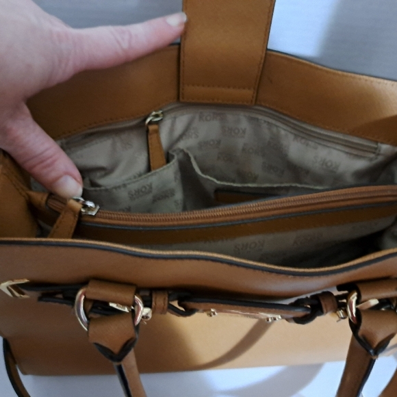Michael Kors Tan Leather Handbag - Picture 6 of 10
